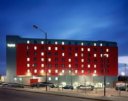 Our stylish stansted airport hotel is the perfect stop over when travelling to and from london stansted airport as well as a base to visit the city of london or the local area. Holiday Inn London West North Acton London United Kingdom Travel Republic