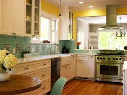 Farmhouse yellow and blue kitchen. 10 Beautiful Kitchens With Yellow Walls