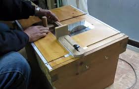 How i made the fence: How To Make A Homemade Table Saw