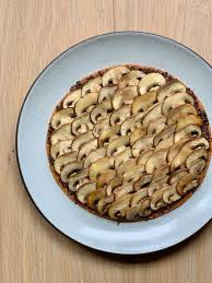 Tarte Feuilletee Aux Champignons De Cyril Lignac Dans Tous En Cuisine Mes Meilleures Recettes Faciles Recette Recettes De Cuisine Entree Gastronomique
