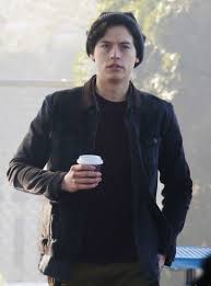 Popular American Tv Series Riverdale Is A Inspirational Comic Story From The Archie Comics In Which Cole Spr Riverdale Cole Sprouse Cole Sprouse Jughead Jones