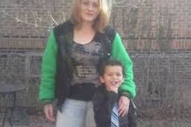 Mãe que perdeu filho por homofobia no colégio: "Ensinem seus filhos a amar" 