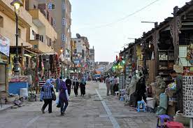 Aswan is a busy market and tourist centre located just n. Ø§Ø³ÙˆØ§Ù† ÙˆÙŠÙƒÙŠØ¨ÙŠØ¯ÙŠØ§