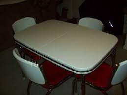 Vintage Arvin Dinette Set 1940 S Metal Table Chairs Candy Apple Red White Dinette Sets Metal Table Table And Chairs