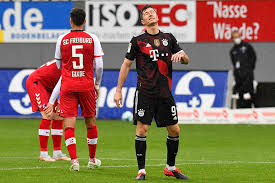 Die ganze welt trauert heute um den bomber der nation. Football Lewandowski Equals Bundesliga Record With 40th Goal This Season Abs Cbn News