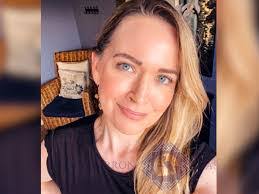 Anna Herron's Instagram, Twitter & Facebook