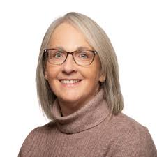 Geraldine Carlin's Instagram, Twitter & Facebook