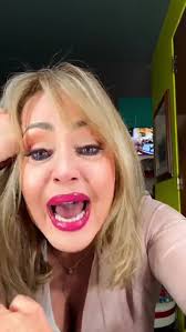 Famosos · Spanic llora al hablar de Venezuela La situación política en  Venezuela ha hecho que varios artistas venezolanos se pronuncien pese a que  muchos otros decidieron mantenerse al margen de la