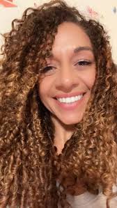 Mum helping other mums achieve time freedom and wellness