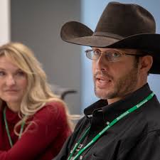 Cowboy 911 Facebook group helps animals during California wildfires