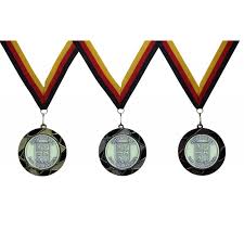 Durch die erweiterung ihres gebiets und eingemeindungen breitete sich die stadt in richtung ems aus. Medaille Wappen Ostfriesland D 70mm In 3d Inkl 22mm Band Gosling