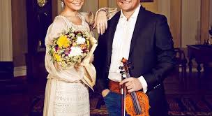 Alina laufer a trecut la cratiţă. Nimeni Nu Credea In Fericirea Lor Din Cauza Diferentei De Varsta Astazi Dupa 9 Ani De Casnicie Formeaza Una Dintre Cele Mai Frumoase Familii De Vedete Din Showbizul Nostru