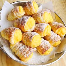 1 egg (for egg wash) powdered sugar to decorate; Crisp And Buttery Italian Cream Filled Cannoncini Mangia Magna
