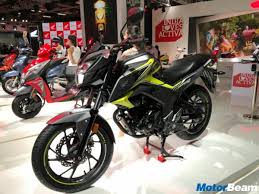 Honda is the brand of japan. Tvs Apache 160 4v Vs Honda Cb Hornet 160r Spec Comparison Motorbeam