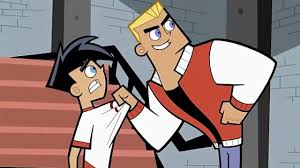 Porno yaoi de groupe - des gars baisant un jeune homme gay dans un vestiaire