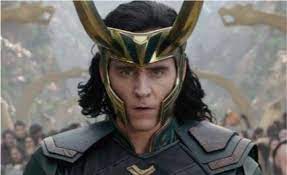 洛基•巴尔博厄(西尔维斯特•史泰龙 sylvester stallone 饰)是费城的过气拳击手。 他空有拳击热忱，却只混杂于三流拳击赛中。 一天，他对售货员艾黛丽安（塔里亚•希雷talia shire. æ¼«å¨å®‡å®™æœ€å¼ºçš„5ä½æ³•å¸ˆ æ´›åŸºæƒ¨é­åž«åº• ç¬¬ä¸€åæœ€åŽå´è¢«äººé—å¿˜