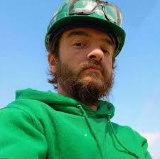 Identify potted plant and missing packages?