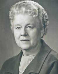 My grandmother soprano Katie Goodson [nee Connell] first sang radio  broadcasts in the late 1920's from Wellington. That would have been for the  Radio Broadcasting Company which was funded by licence fees.