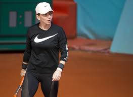 Trebuie să merg cu trei zile înainte, așa este regula de bulă. Simona Halep Mutua Madrid Open Training Session In Madrid 05 04 2018 Celebmafia