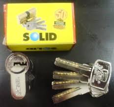 Kunci pintu tambahan merupakan pengunci serbaguna untuk berbagai jenis pintu & lemari. Jual Silinder Kunci Pintu Security Komputer Solid Dc 02 Chrome Lockcase Cylinder Di Lapak Indo Builder Bukalapak