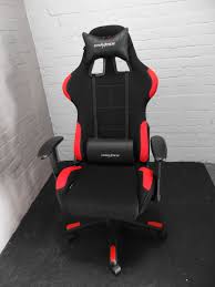 Zudem gab/gibt es den stuhl auch noch in der farbkombination schwarz/gelb und der tag war gerettet. Dxracer Formula Gaming Chair Im Test