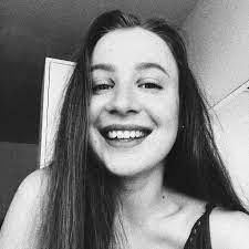 Anna Horejsi's Instagram, Twitter & Facebook