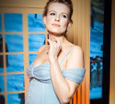 Ее драма — это большая удача для нашего спорта. Sofya Ernst Priznalas Chto Tajkom Ot Muzha Smotrit Uzhasno Glupye Komedii