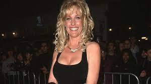 The latest tweets from erin brockovich (@erinbrockovich). So Sieht Die Echte Erin Brockovich Heute Aus