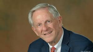 Braxton's work with nonprofit Volunteer Now helps fuel the power of  volunteering