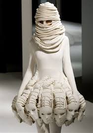 Avant Garde Fashion Models That Ll Give You Nightmares Weird Fashion Fashion Hong Kong Fashion