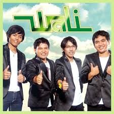 Wali are known for their hit singles, such as cari jodoh, dik, si udin bertanya and baik baik sayang. Wali Band Lyrics Songs And Albums Genius