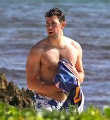 A photo posted by john krasinski (@johnkrasinski) on dec 16, 2015 at 2:32pm pst dec 16, 2015 at 2:32pm pst favorite workout song: John Krasinski S Workout Routine And Diet For A Buff Body