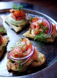 Zehn Ideen Fur Schnelle Vorspeisen Und Desserts Sweet Home Tannenbaeume, unter anderem aus dill, avocado, tomate und granatapfelkernen. alle blogs tages anzeiger