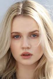 Otro amor fuera de tiempo (2025)