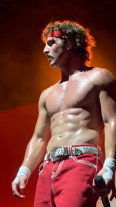 Benson Boone Body Shape - Live Concert