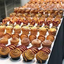 Antonio Bachour On Instagram Bachour Viennoiserie Class In My Shop Bachourmiami June 17 18 Link In My Bio Or Antonio Anto Bakery Menu Bakery Recipes Bakery