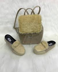 Ugg 2400 Tuylu Sirt Cantasi Tuylu Terlik Kombin Ugg Terlik Cantalar