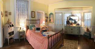 Richard gilmore was played by edward the pool house behind the gilmore mansion: Rory S Room On The Wb Tour Gilmoregirls
