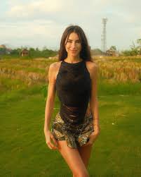 Guadalupe Diagosti scorches in these explicit exposed photos