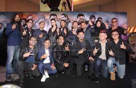 Kemaskini media sosial raline sekali gus mengiyakan dia merupakan bintang gandingan yang bakal beraksi bersama shaheizy sam, zizan razak dan primadona melayu, erra fazira. Itu Watak Penunggang Agama