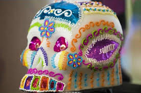 Calaveras De Dulce Dia De Muertos Receta De Calaveritas De Chocolate Blanco Calaveras De Chocolate Calaveras De Azucar Dia De Muertos