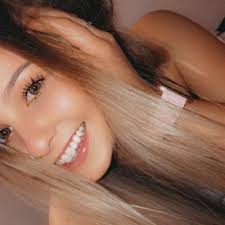 Julia Comeau (@julia_comeau)