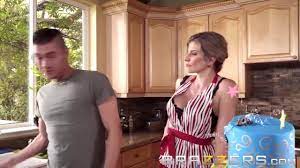 Katie Sackhoff punishes stepson over cake DeepFake Porn Video -  MrDeepFakes