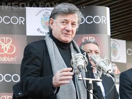 Ion caramitru (sq) rumänischer schauspieler, politiker und bühnenregisseur (de); Ion Caramitru Pe Walk Of Fame Suntem In Primele Randuri Ale Teatrului Mondial Foto