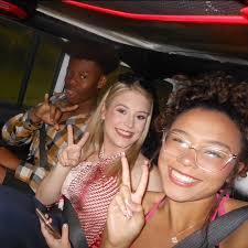 hey!! my name is julia grady and i'm from the chicago suburbs. i am 100%  committed to bama. i plan to major in PR and will definitely be rushing in  the fall!!