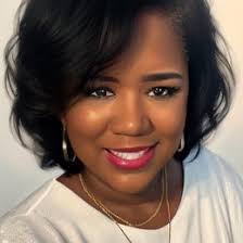 Ursula Ross's Instagram, Twitter & Facebook