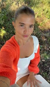 Abbey Hunt (abbeyhunttt)