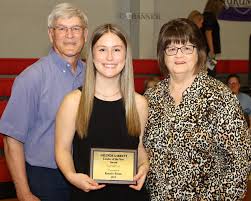 McKenzie Middle School Hosts Honors Banquet