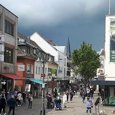 In billig entstand ein römischer straßenknotenpunkt und handelsmittelpunkt (belgica vicus). Die Nordeifel Kreisstadt Euskirchen Einkaufen Aktiv Sein