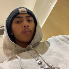 Vibes de Uniforme en Ryanair: La Vida de una Azafata